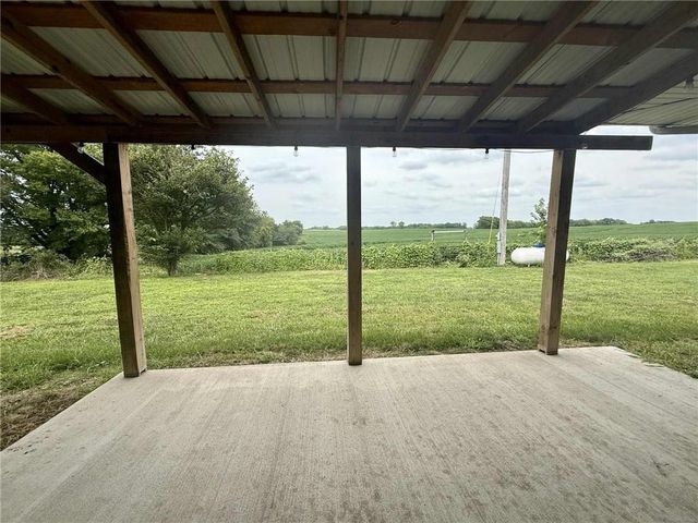 24817 24 Highway, Waverly, MO 64096