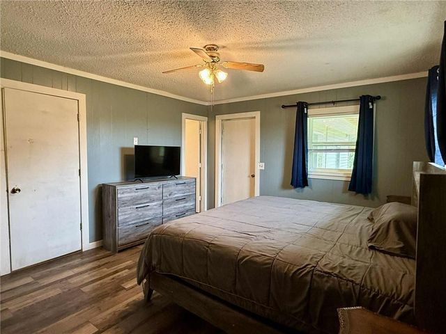 24817 24 Highway, Waverly, MO 64096