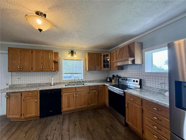 24817 24 Highway, Waverly, MO 64096