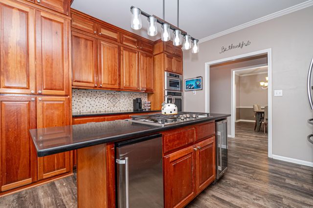 120 Hazelwood Dr, Monticello, AR 71655