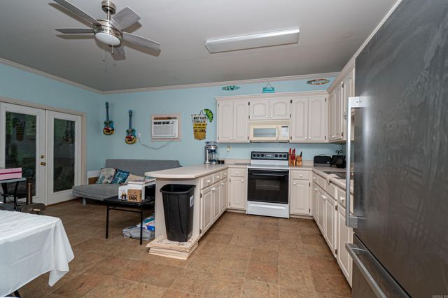 120 Hazelwood Dr, Monticello, AR 71655