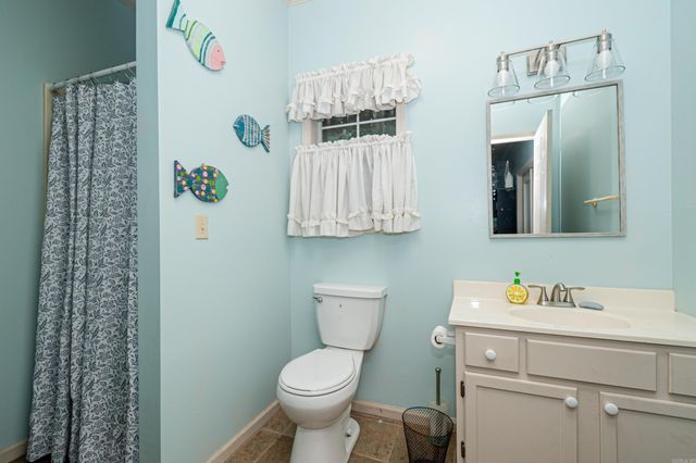 120 Hazelwood Dr, Monticello, AR 71655