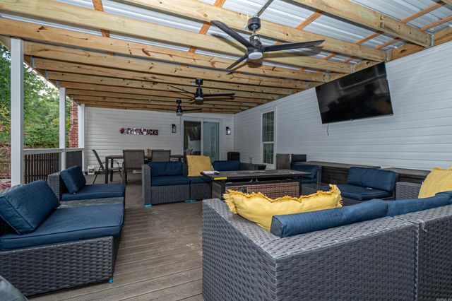 120 Hazelwood Dr, Monticello, AR 71655