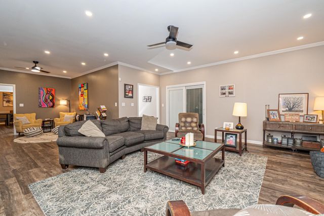 120 Hazelwood Dr, Monticello, AR 71655