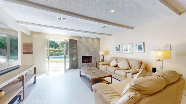 6230 Amigo, Tarzana, CA 91335