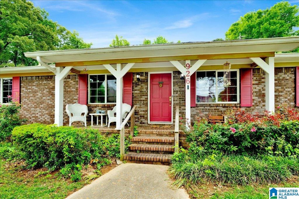 926 4TH WAY, Pleasant Grove, AL 35127