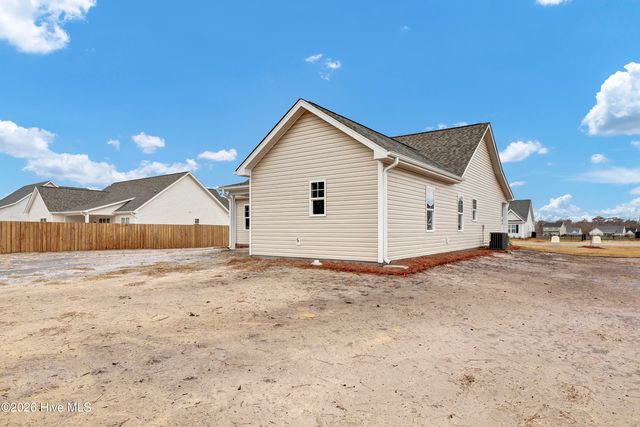 62 Peach Court, Burgaw, NC 28425