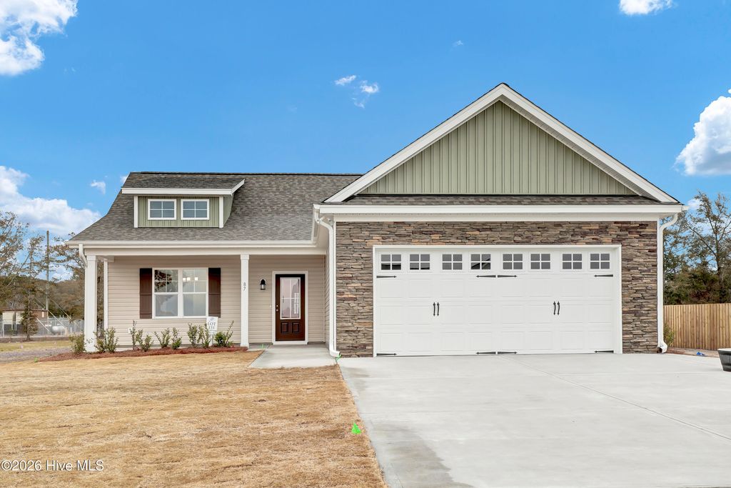 62 Peach Court, Burgaw, NC 28425