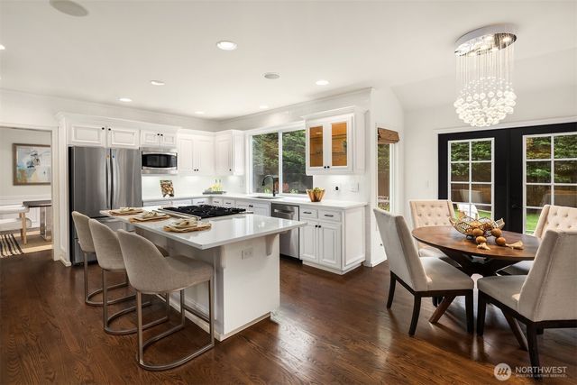 2215 271st Court SE, Sammamish, WA 98075