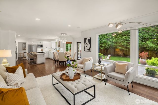 2215 271st Court SE, Sammamish, WA 98075