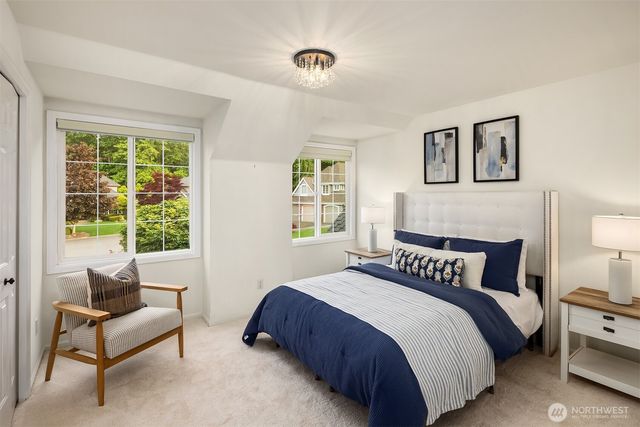2215 271st Court SE, Sammamish, WA 98075