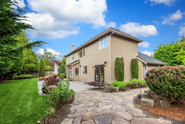 2215 271st Court SE, Sammamish, WA 98075