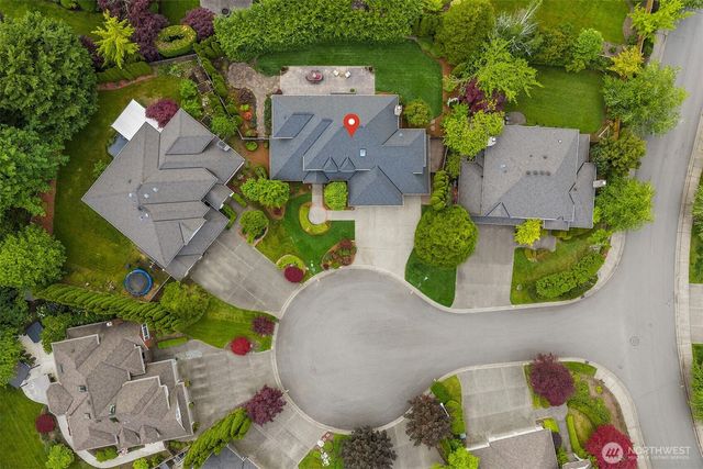 2215 271st Court SE, Sammamish, WA 98075