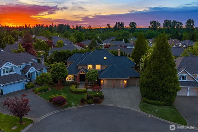 2215 271st Court SE, Sammamish, WA 98075