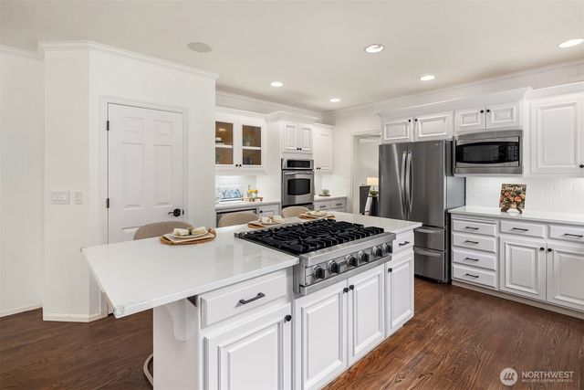 2215 271st Court SE, Sammamish, WA 98075