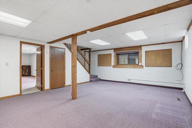 S28W36305 Scuppernong CIRCLE, Dousman, WI 53118
