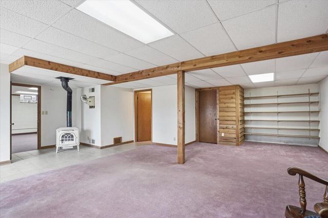 S28W36305 Scuppernong CIRCLE, Dousman, WI 53118