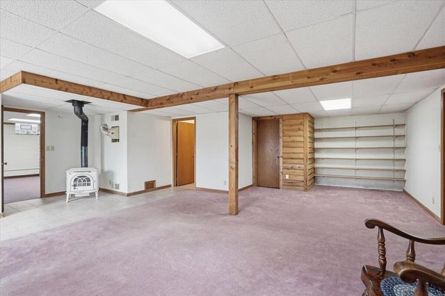 S28W36305 Scuppernong CIRCLE, Dousman, WI 53118