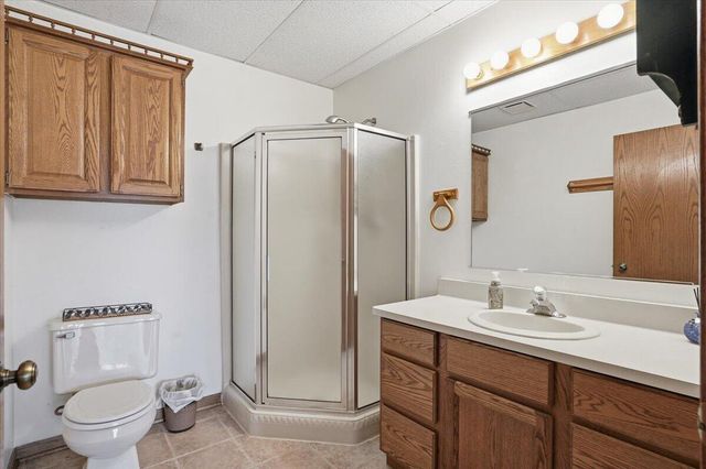 S28W36305 Scuppernong CIRCLE, Dousman, WI 53118
