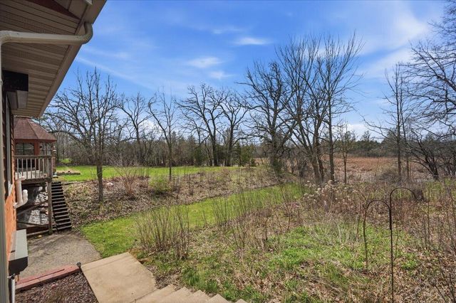 S28W36305 Scuppernong CIRCLE, Dousman, WI 53118