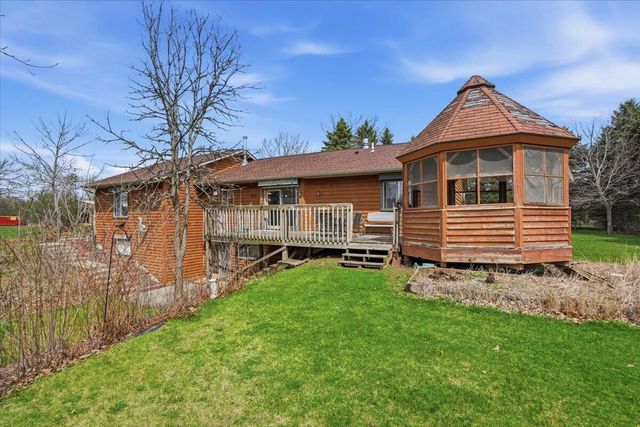 S28W36305 Scuppernong CIRCLE, Dousman, WI 53118