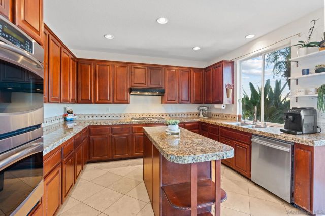 1664 Sagewood Way, San Marcos, CA 92078