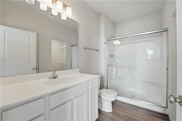 12407 S Acacia Drive, Lee's Summit, MO 64086