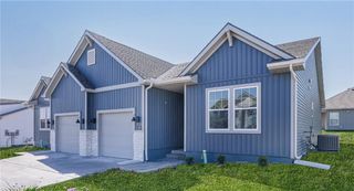 12407 S Acacia Drive, Lee's Summit, MO 64086