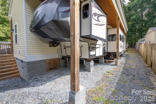 192 Roberts Ridge Road, Mount Gilead, NC 27306