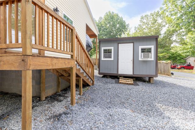 192 Roberts Ridge Road, Mount Gilead, NC 27306