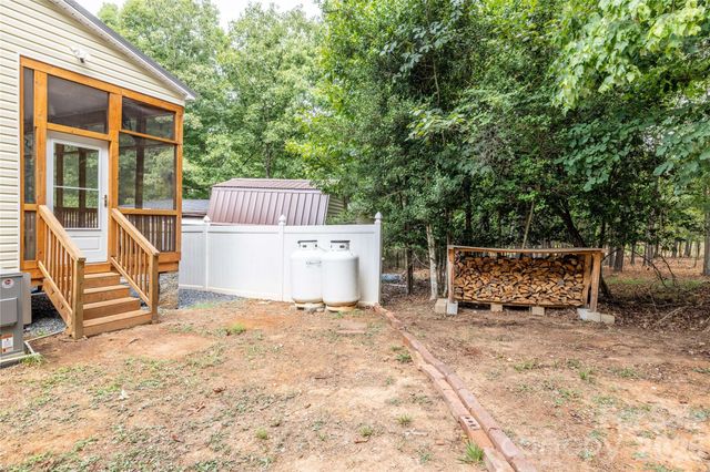 192 Roberts Ridge Road, Mount Gilead, NC 27306