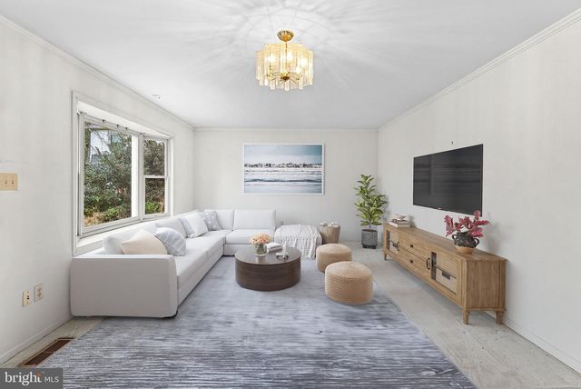 3709 HOWSEN AVE, Fairfax, VA 22030