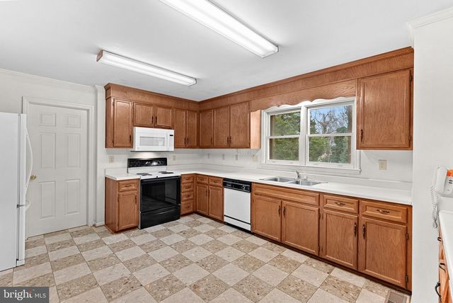 3709 HOWSEN AVE, Fairfax, VA 22030