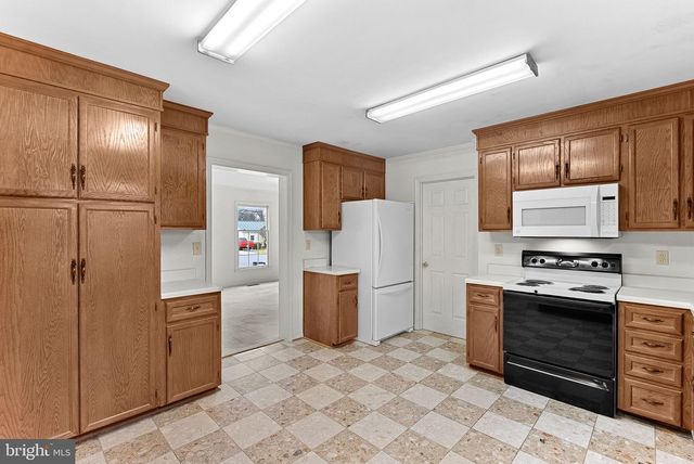 3709 HOWSEN AVE, Fairfax, VA 22030