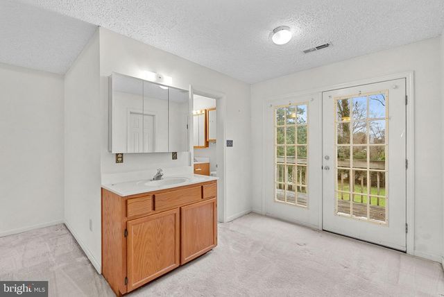 3709 HOWSEN AVE, Fairfax, VA 22030