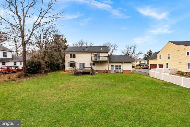 3709 HOWSEN AVE, Fairfax, VA 22030