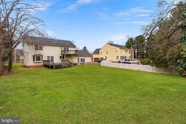 3709 HOWSEN AVE, Fairfax, VA 22030