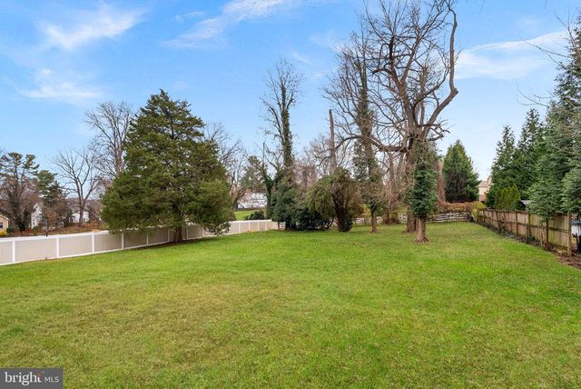 3709 HOWSEN AVE, Fairfax, VA 22030