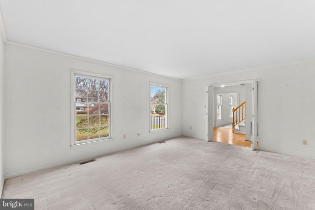 3709 HOWSEN AVE, Fairfax, VA 22030