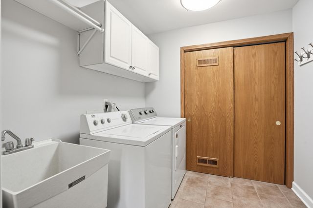 9831 Hart Street, St. John, IN 46373
