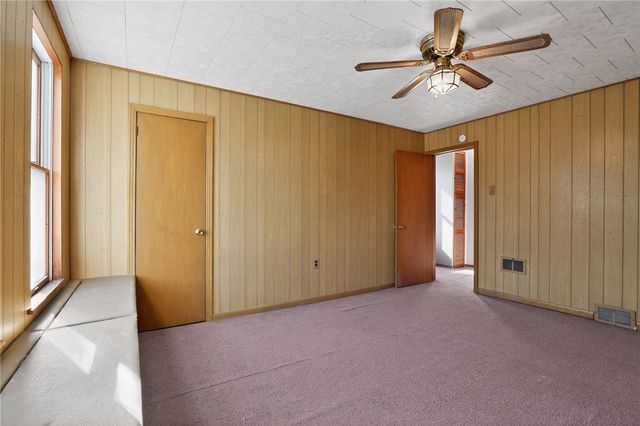 1063 Muldowney Ave, Lincoln Place, PA 15207