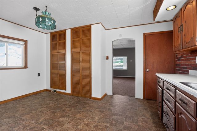 1063 Muldowney Ave, Lincoln Place, PA 15207