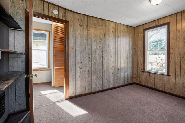 1063 Muldowney Ave, Lincoln Place, PA 15207