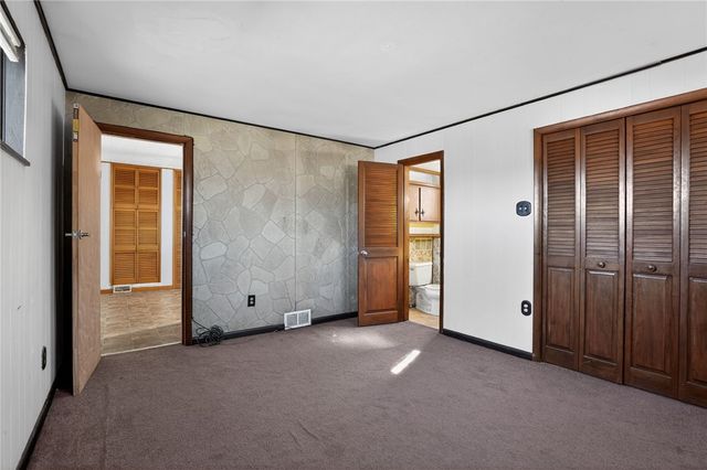 1063 Muldowney Ave, Lincoln Place, PA 15207