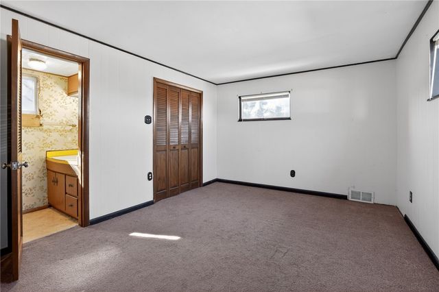 1063 Muldowney Ave, Lincoln Place, PA 15207