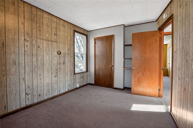 1063 Muldowney Ave, Lincoln Place, PA 15207