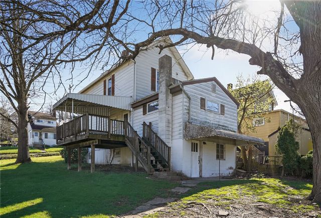 1063 Muldowney Ave, Lincoln Place, PA 15207