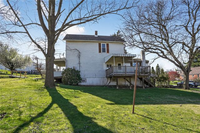 1063 Muldowney Ave, Lincoln Place, PA 15207