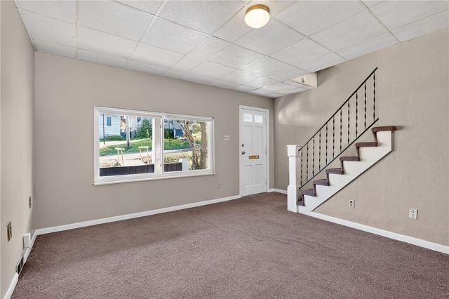 1063 Muldowney Ave, Lincoln Place, PA 15207