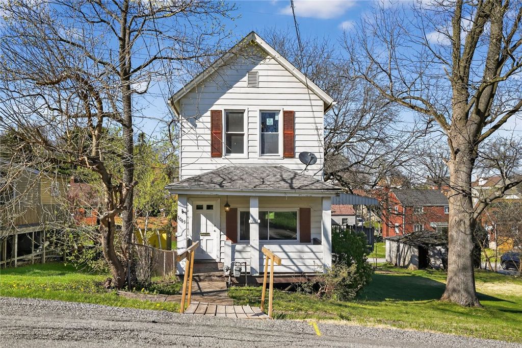 1063 Muldowney Ave, Lincoln Place, PA 15207